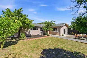 10128 E Estates Dr, Cupertino, CA 95014 - Photo 40