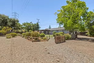 2077 Eugenia Way, Los Altos, CA 94024 - Photo 32