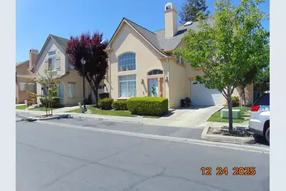 208 Holland Cir, Hollister, CA 95023 - Photo 2