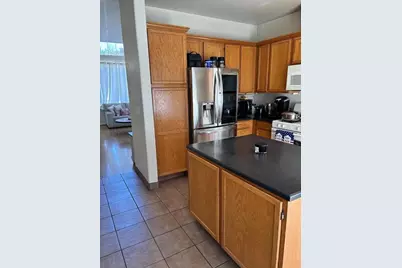 208 Holland Cir, Hollister, CA 95023 - Photo 8