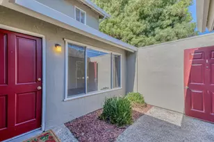 19100 Creekside Pl, Salinas, CA 93908 - Photo 2