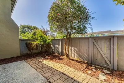 19100 Creekside Pl, Salinas, CA 93908 - Photo 14