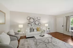 942 La Barbera Dr, San Jose, CA 95126 - Photo 2