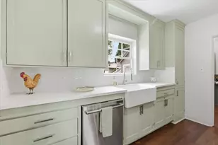 1055 Newhall St, San Jose, CA 95126 - Photo 16