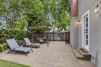 1055 Newhall St, San Jose, CA 95126 - Photo 32