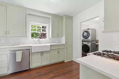1055 Newhall St, San Jose, CA 95126 - Photo 14