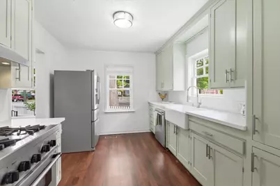 1055 Newhall St, San Jose, CA 95126 - Photo 18