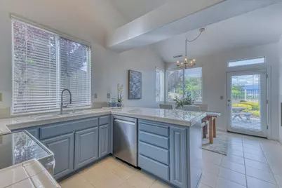 18223 Viewcrest Ln, Salinas, CA 93908 - Photo 4