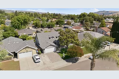 Calpine Dr, San Jose, CA 95123 - Photo 36