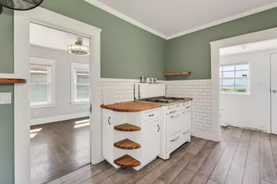 6677 Brann St, Oakland, CA 94605 - Photo 8