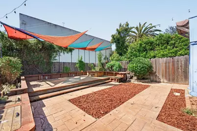 6677 Brann St, Oakland, CA 94605 - Photo 16