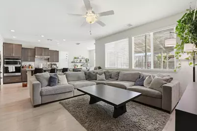 1097 Sunridge Dr, Hollister, CA 95023 - Photo 10