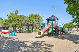 806 Fiesta Dr, San Mateo, CA 94403 - Photo 72