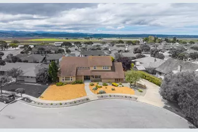 709 San Leandro Cir, Salinas, CA 93901 - Photo 2