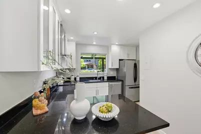 2047 Montecito Ave 2, Mountain View, CA 94043 - Photo 8