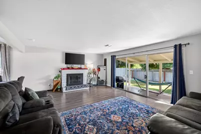 2036 Shaw Ave, Modesto, CA 95354 - Photo 8
