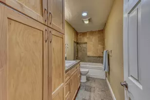 195 Del Monte Ln, Morgan Hill, CA 95037 - Photo 18