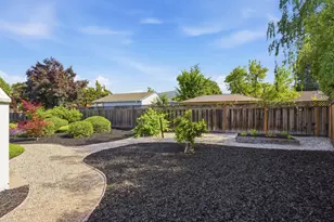 16346 Oleander Ave, Los Gatos, CA 95032 - Photo 24