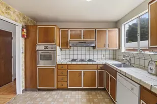 1033 Skyline Dr, Daly City, CA 94015 - Photo 10