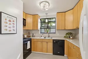1052 Luther Ave, San Jose, CA 95126 - Photo 8