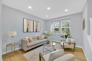334 Circuit Wy, Mountain View, CA 94043 - Photo 2