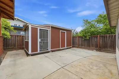2598 Sierra Vista Ct, San Jose, CA 95116 - Photo 32