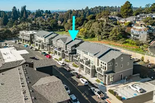 121 Aptos Village Way 4, Aptos, CA 95003 - Photo 2