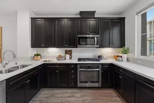 17981 Cantabria Ln, Morgan Hill, CA 95037 - Photo 12