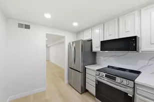 5555 Cribari Cir, San Jose, CA 95135 - Photo 12