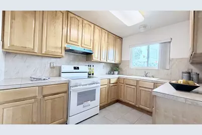 2294 Tomlin Way, San Jose, CA 95133 - Photo 14