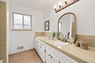 216 Montclair Rd, Los Gatos, CA 95032 - Photo 16