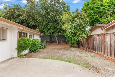 702 Lakefair Dr, Sunnyvale, CA 94089 - Photo 14