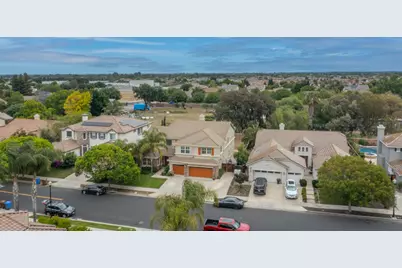 2272 Star Lilly Ct, Brentwood, CA 94513 - Photo 2