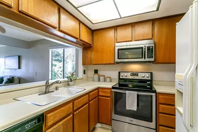 771 Williamsburg Way B, Gilroy, CA 95020 - Photo 8