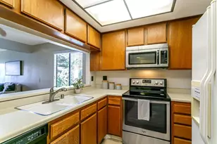 771 Williamsburg Way B, Gilroy, CA 95020 - Photo 8