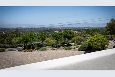 13057 La Cresta Dr, Los Altos Hills, CA 94022 - Photo 30