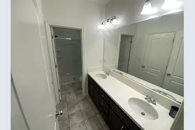 1878 Plumas Dr, Lathrop, CA 95330 - Photo 20