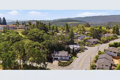 1100 Greenbrier Rd, San Carlos, CA 94070 - Photo 44