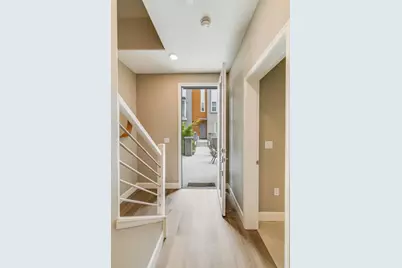 286 Agustin Narvaez St Unit 3, San Jose, CA 95136 - Photo 8