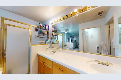 9440 Tuscany Cir, Stockton, CA 95210 - Photo 38