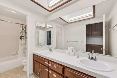 20683 Greenleaf Dr, Cupertino, CA 95014 - Photo 32