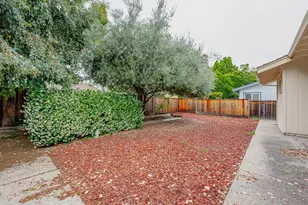 20683 Greenleaf Dr, Cupertino, CA 95014 - Photo 40