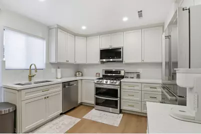 241 Gibson Dr F, Hollister, CA 95023 - Photo 1
