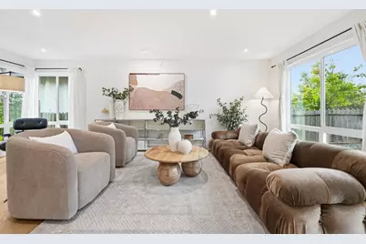 27947 Edgecliff Way, Hayward, CA 94542 - Photo 2
