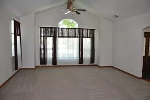 541 Leisure Ct, Hollister, CA 95023 - Photo 2