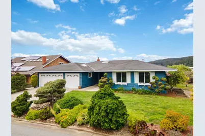 2060 Touraine Ln, Half Moon Bay, CA 94019 - Photo 12