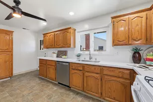 2246 Benton St, Santa Clara, CA 95050 - Photo 12