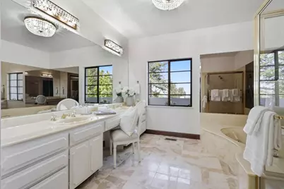 555 Chateau Dr, Hillsborough, CA 94010 - Photo 28