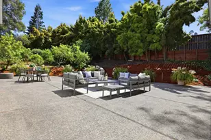 555 Chateau Dr, Hillsborough, CA 94010 - Photo 50