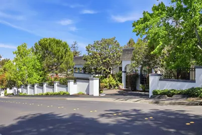 555 Chateau Dr, Hillsborough, CA 94010 - Photo 12